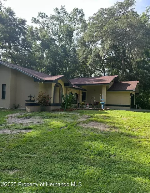 7107 Cedar Ln, Brooksville, FL 34601