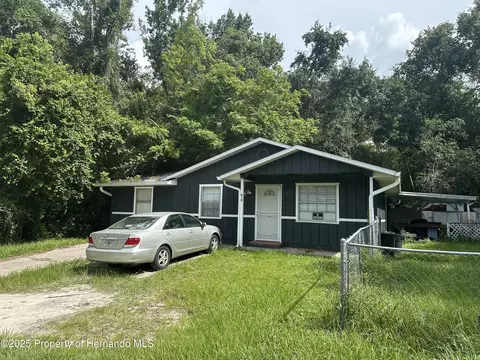 610 Iris St, Brooksville, FL 34601