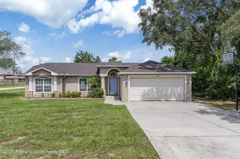 1315 Leeward Ave, Spring Hill, FL 34606