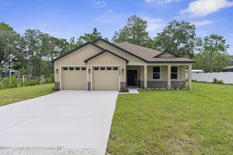 17420 Macassar Rd, Weeki Wachee, FL 34614