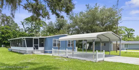 9725 Dick St, Hudson, FL 34669