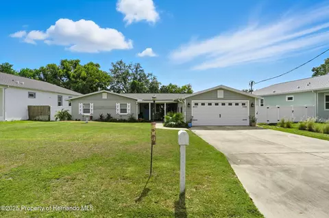 2526 Lake Ellen Ln, Tampa, FL 33618