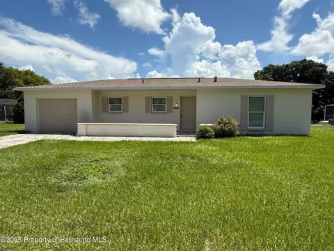 7319 Holiday Dr, Spring Hill, FL 34606