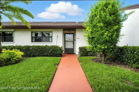 7933 Radcliffe Cir, Port Richey, FL 34668