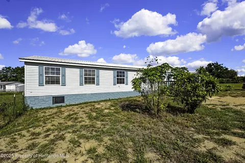 11089 Fulmar St, Weeki Wachee, FL 34614