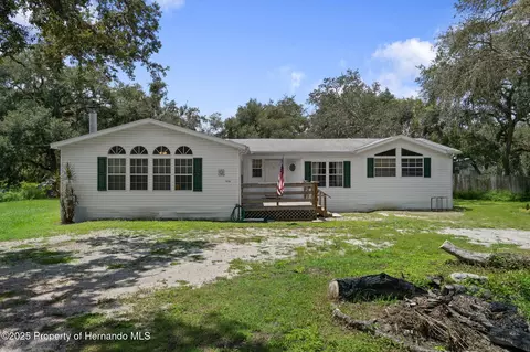 4703 Foster Ln, Zephyrhills, FL 33541