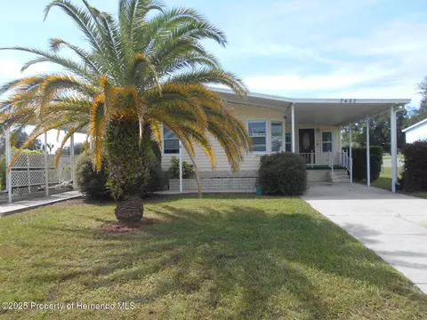 7452 Dinsmore St, Brooksville, FL 34613