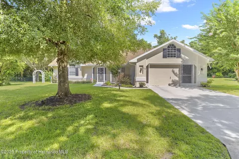 16 Hemlock Ct E, Homosassa, FL 34446