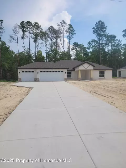 52 Village Center Dr, Homosassa, FL 34446