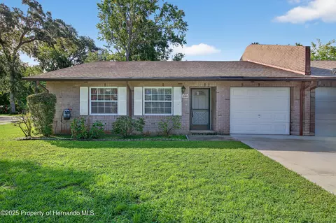 901 Kingsport Ct, Holly Hill, FL 32117