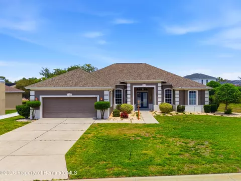 9272 Westshore Dr, Weeki Wachee, FL 34613