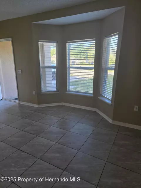 2072 Haulover Ave, Spring Hill, FL 34608