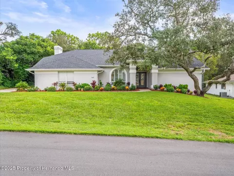 7 Graytwig Ct W, Homosassa, FL 34446