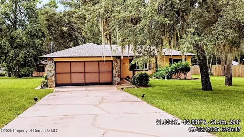 1916 S Campbell Pt, Homosassa, FL 34448
