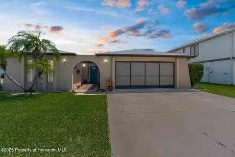 7416 Yachtsman Dr, Hudson, FL 34667