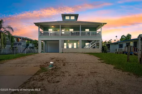 2730 N Comanche Pt, Crystal River, FL 34429