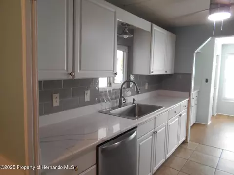 14305 Nectarine St, Brooksville, FL 34613