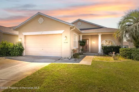 10149 Duffy Cir, Weeki Wachee, FL 34613