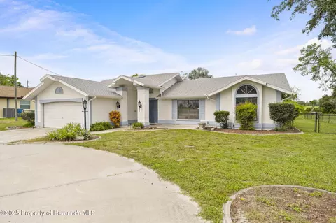 9489 Northcliffe Blvd, Spring Hill, FL 34608