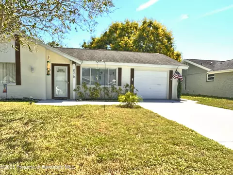 8310 Cavalry Dr, Hudson, FL 34667