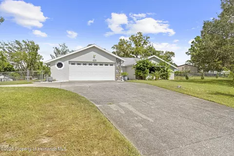 11717 Trumbull Dr, Spring Hill, FL 34609