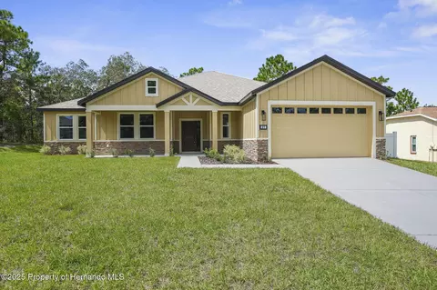 27 Lupine St, Homosassa, FL 34446