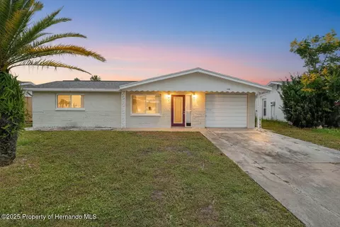 10800 Leeds Rd, Port Richey, FL 34668