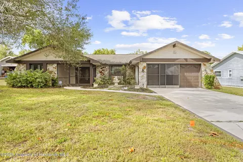 7401 Galloway Rd, Weeki Wachee, FL 34613