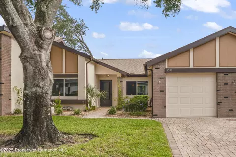 7536 Heather Walk Dr, Weeki Wachee, FL 34613