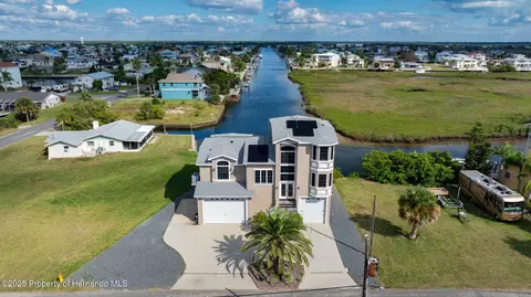 3280 Gulf Winds Cir, Hernando Beach, FL 34607