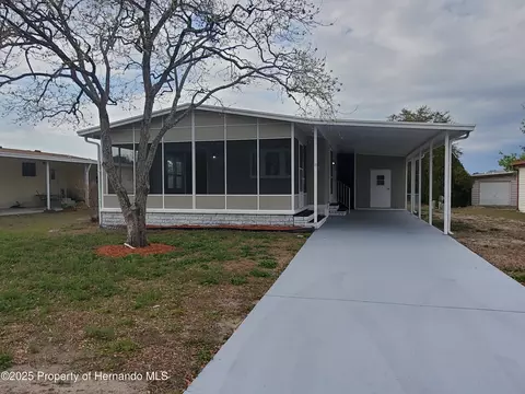 8483 Fleetway Ave, Brooksville, FL 34613