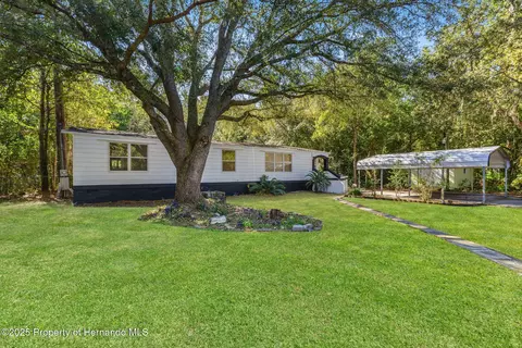 6718 W Pershing Dr, Homosassa, FL 34448