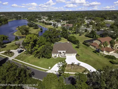 4412 Lake In The Woods, Weeki Wachee, FL 34607