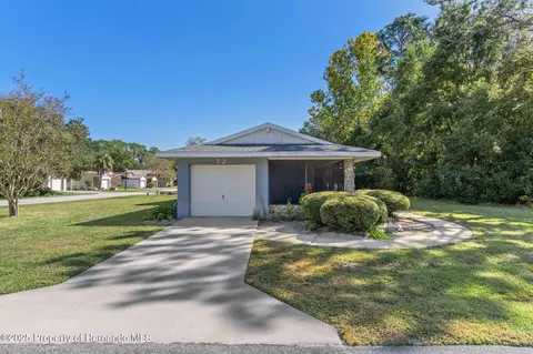 72 Chinaberry Cir, Homosassa, FL 34446