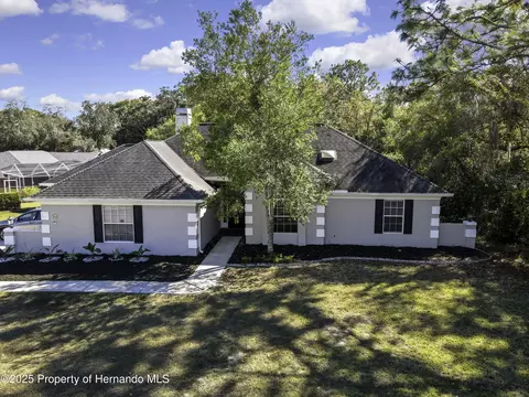 83 Greentree St, Homosassa, FL 34446
