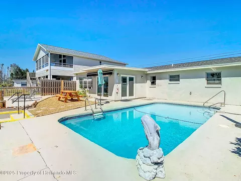 Exterior - 4984 Cedarbrook Ln, Hernando Beach, FL 34607 photo 5 of 9