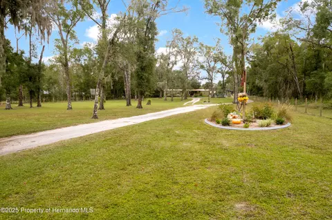 25438 Ash St, Brooksville, FL 34601