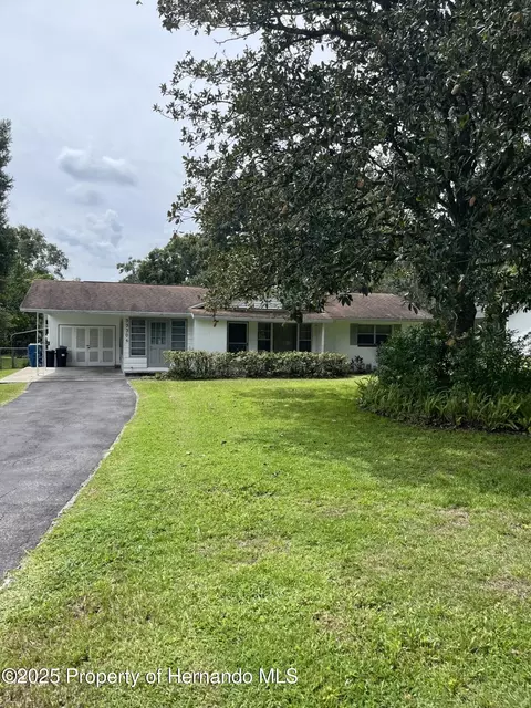 33306 Ohio Ave, Dade City, FL 33523
