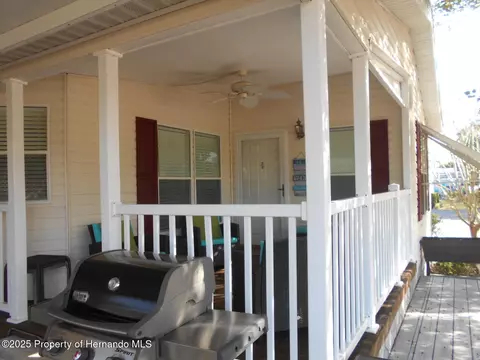 8305 Weatherford Ave, Brooksville, FL 34613