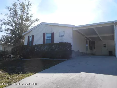 8305 Weatherford Ave, Brooksville, FL 34613