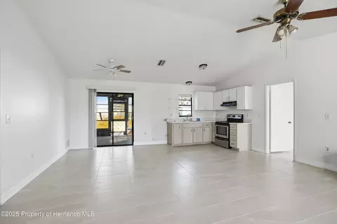 2304 Hawthorne Rd, Spring Hill, FL 34609 photo 3