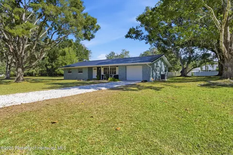 8066 Redbud Ln, Brooksville, FL 34601