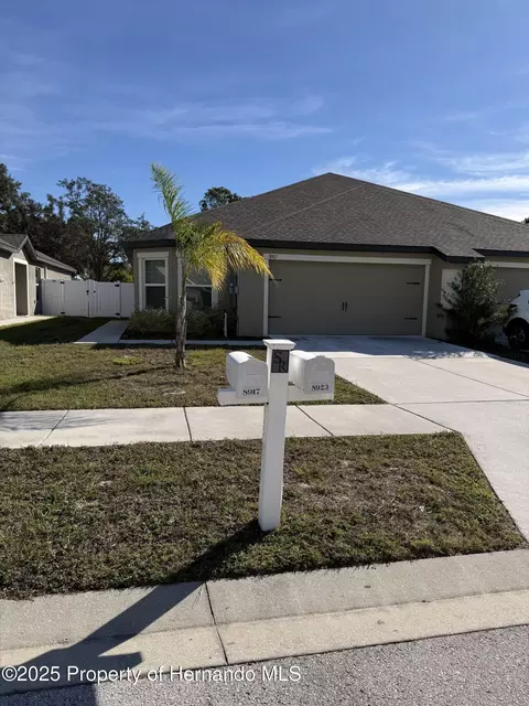 8917 Southern Charm Cir, Brooksville, FL 34613