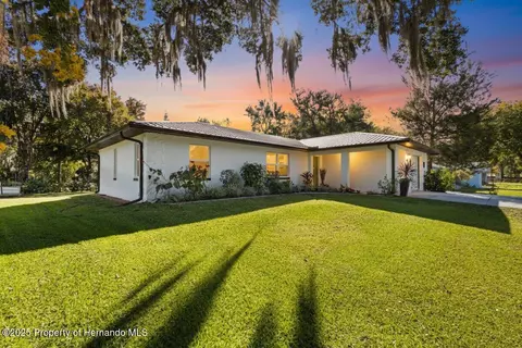 157 Palm St, Inglis, FL 34449