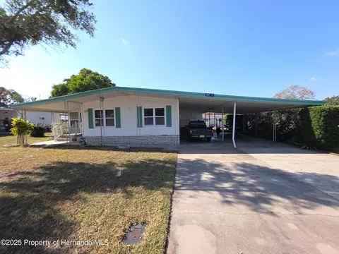 8071 Highpoint Blvd, Brooksville, FL 34613
