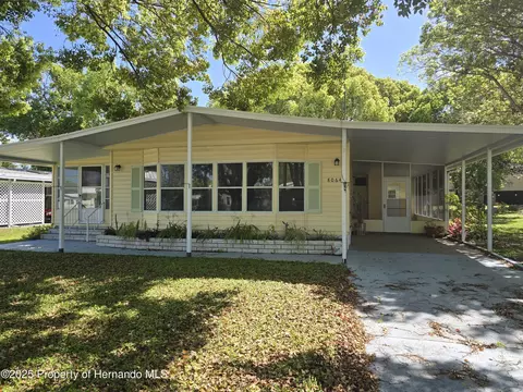 8064 Mission St, Brooksville, FL 34613