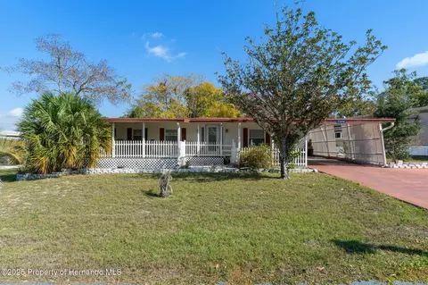 7444 Highpoint Blvd, Brooksville, FL 34613