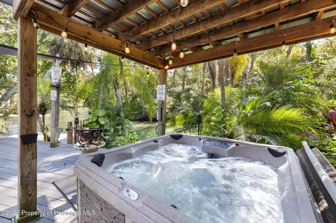 6110 Bear Trl, Weeki Wachee, FL 34607