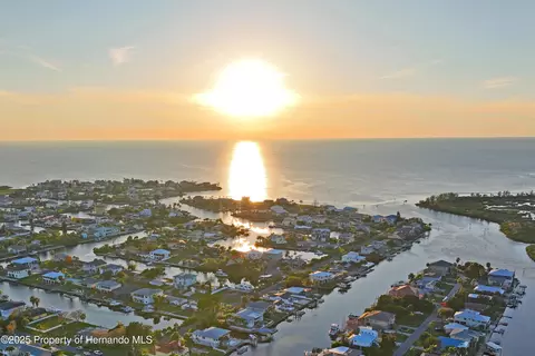 View/Area - 3270 Hibiscus Dr, Hernando Beach, FL 34607 photo 25 of 27