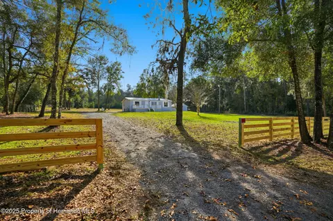 27080 Hiawatha Blvd, Brooksville, FL 34601